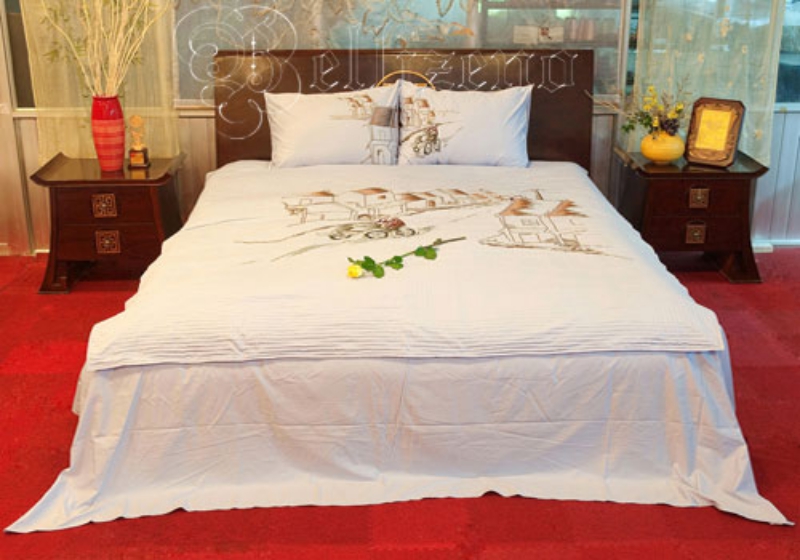 Bộ chăn chần vỏ gối thêu - Phố cổ - trắng